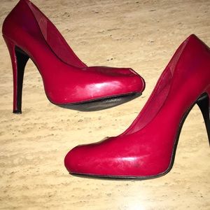 Jessica Simpson pumps